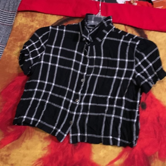 LOTTIE MOSS-girl’s black/white plaid shirt sleeved crop flannel button-up shirt - Picture 3 of 9
